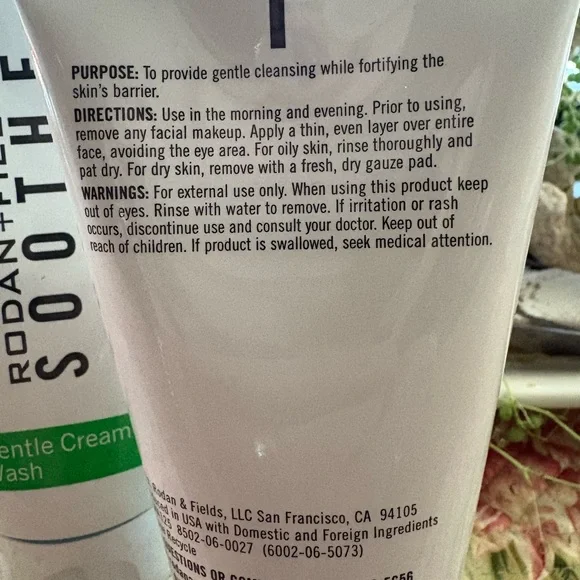 NEW-🔥fire sale🔥Sealed Original Formula Rodan + Fields Soothe Gentle Wash Cream - Picture 2 of 2